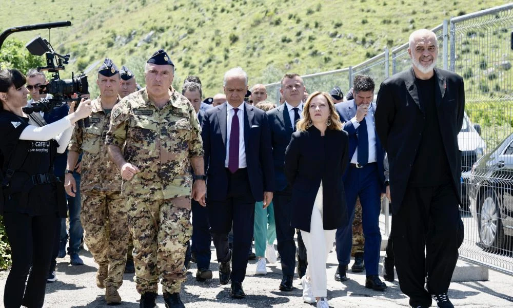 Αυτοψία Μελόνι – Ράμα στα ιταλικά Hot Spot μεταναστών στην Αλβανια: Οι καταυλισμοί θα λειτουργήσουν 1η Αυγούστου - Η θερμή υποδοχή και οι ...διαμαρτυρίες (Βίντεο)